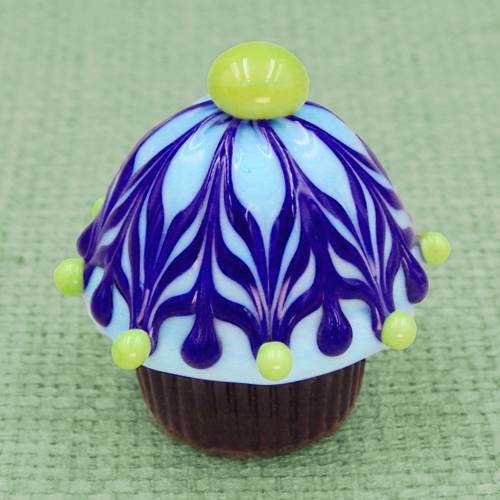 Click to view detail for HG-200 Mini Cupcake Truffle, Indigo and Pistachio $68